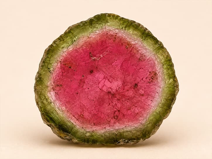 Voorbeeldfoto van watermeloen-toermalijn met roze kern en groene rand